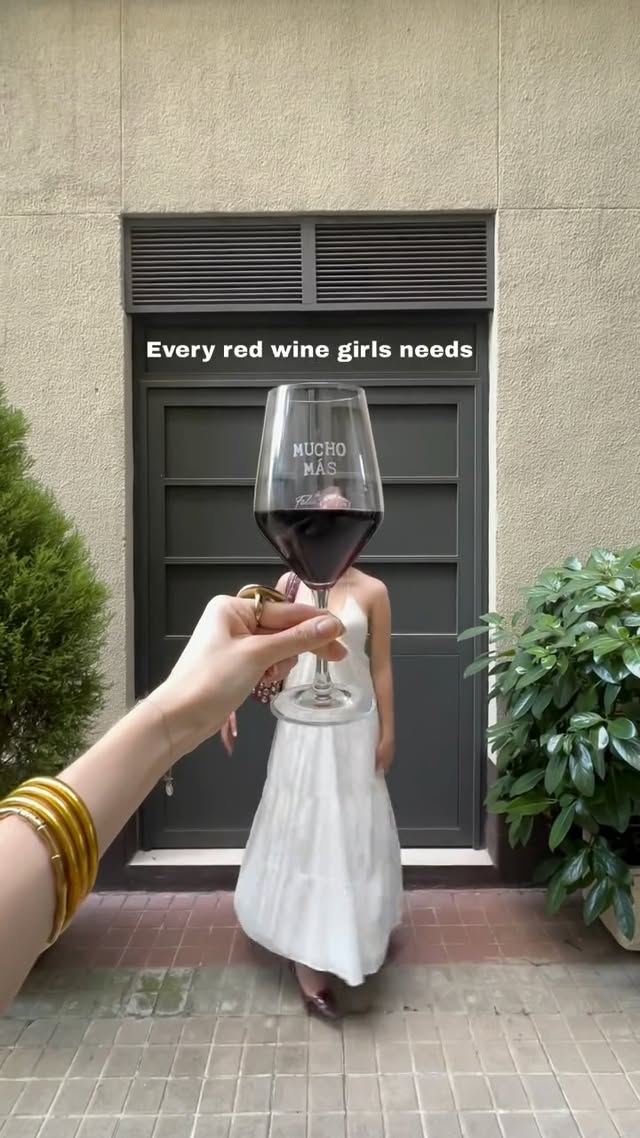 Mucho Más Wine · Reel